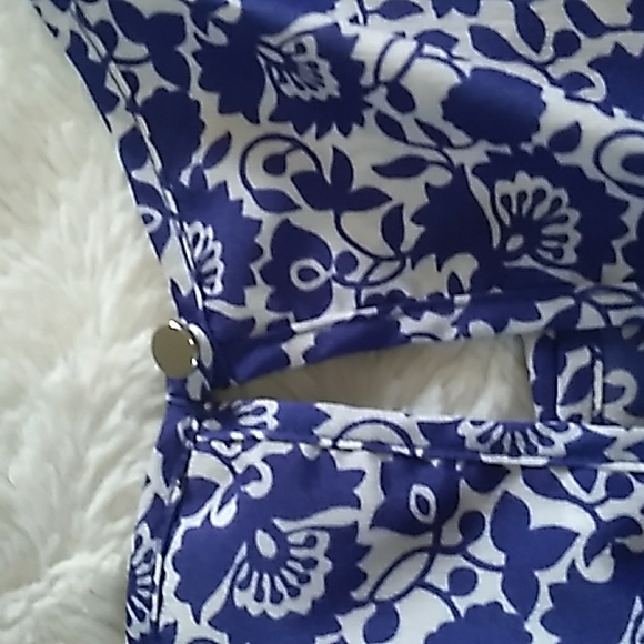 Blue & White Shorts Romper Sz M 💙 XXI Thin Spaghetti strap - Picture 6 of 7